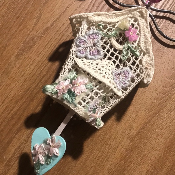 Handmade Vintage Macrame Cottage Birdhouse - Picture 3 of 16